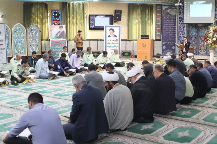 تصاویر/ برگزاری محفل انس با قرآن کریم به مناسبت گرامیداشت هفته انتظامی با حضور ریاست سازمان عقیدتی سیاسی فراجا در محل ستاد