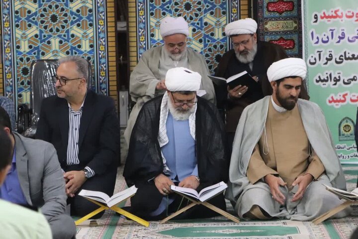 تصاویر/ برگزاری محفل انس با قرآن کریم به مناسبت گرامیداشت هفته انتظامی با حضور ریاست سازمان عقیدتی سیاسی فراجا در محل ستاد