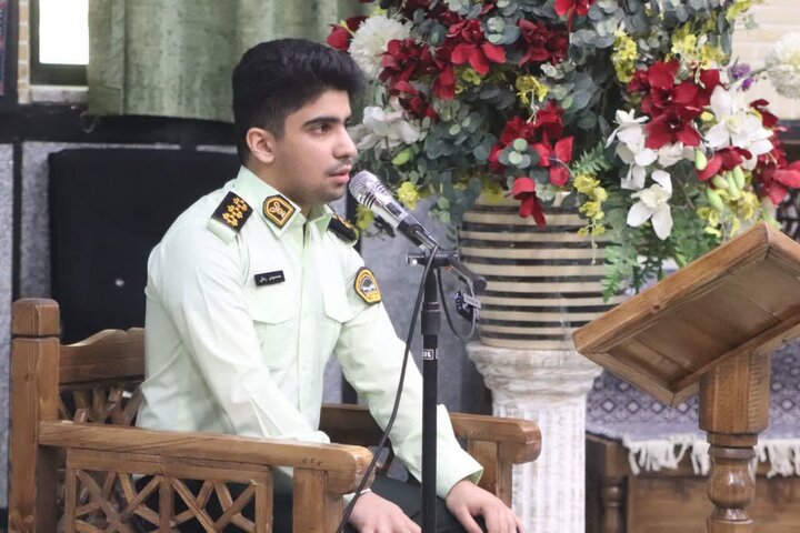 تصاویر/ برگزاری محفل انس با قرآن کریم به مناسبت گرامیداشت هفته انتظامی با حضور ریاست سازمان عقیدتی سیاسی فراجا در محل ستاد