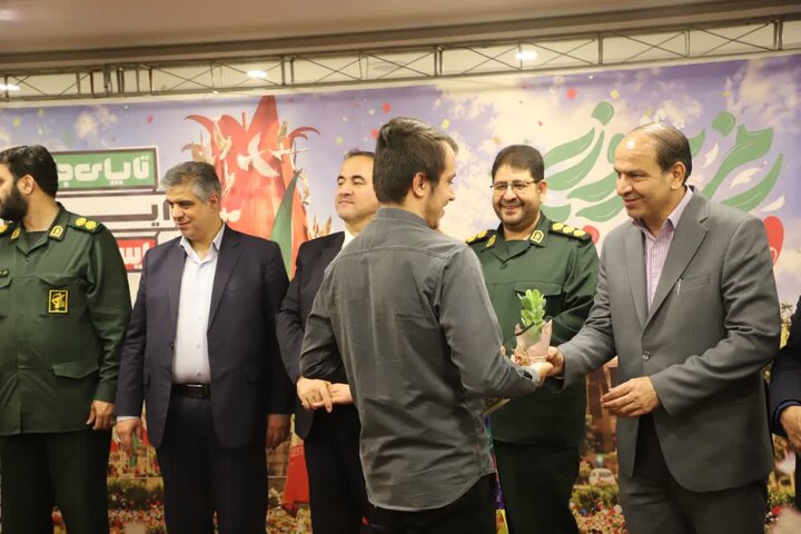 تصاویر/دورهمی جمعی از همسران معظم شهدا با مسئولان استانی در اراک