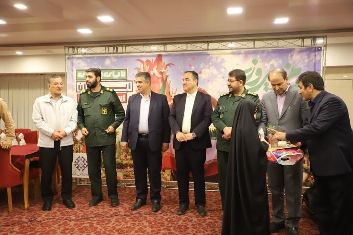 تصاویر/دورهمی جمعی از همسران معظم شهدا با مسئولان استانی در اراک
