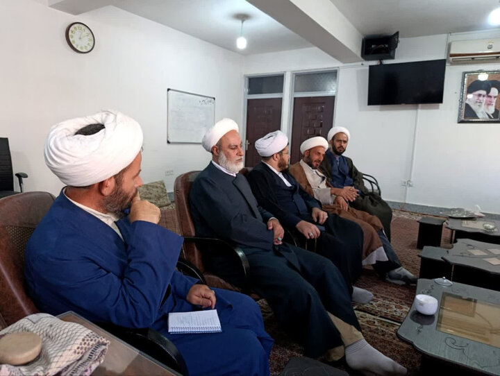 تصاویر/ جلسه هم اندیشی اساتید مدرسه علمیه امام رضا (ع) میاندوآب