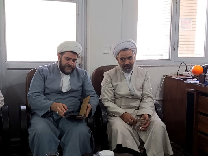 تصاویر/ جلسه هم اندیشی اساتید مدرسه علمیه امام رضا (ع) میاندوآب