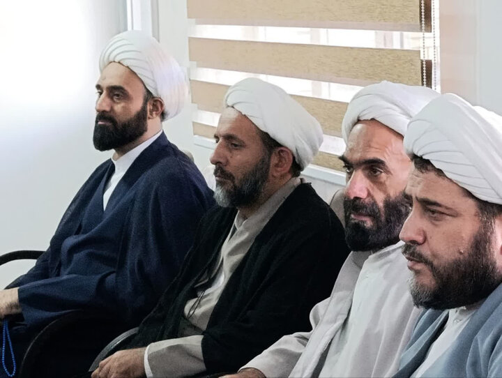 تصاویر/ جلسه هم اندیشی اساتید مدرسه علمیه امام رضا (ع) میاندوآب