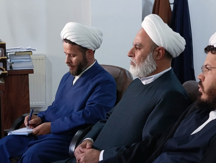 تصاویر/ جلسه هم اندیشی اساتید مدرسه علمیه امام رضا (ع) میاندوآب