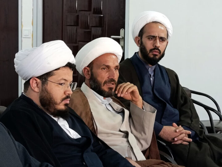 تصاویر/ جلسه هم اندیشی اساتید مدرسه علمیه امام رضا (ع) میاندوآب