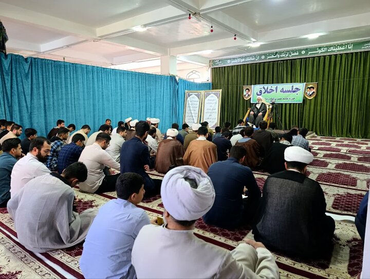 تصاویر/ جلسه اخلاق طلاب مدرسه علمیه امام رضا علیه السلام میاندوآب