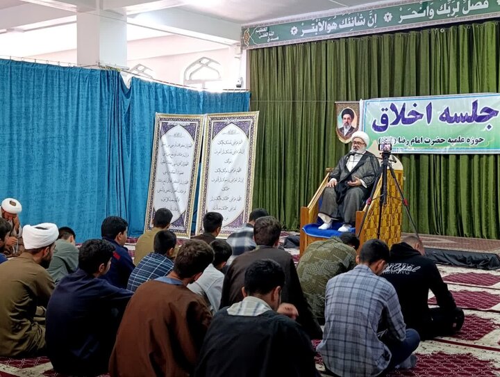 تصاویر/ جلسه اخلاق طلاب مدرسه علمیه امام رضا علیه السلام میاندوآب