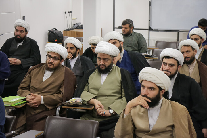تصاویر/ اختتامیه دوره تربیت مدرس اندیشه‌های امام شهید رضوان الله تعالی علیه