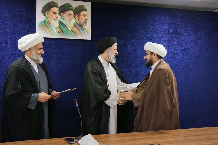 تصاویر/ اختتامیه دوره تربیت مدرس اندیشه‌های امام شهید رضوان الله تعالی علیه