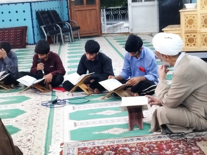 تصاویر/ جلسه قرائت قرآن کریم طلاب مدرسه علمیه آیت‌الله مدنی کاشانی(ره)