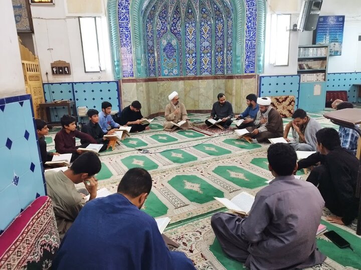 تصاویر/ جلسه قرائت قرآن کریم طلاب مدرسه علمیه آیت‌الله مدنی کاشانی(ره)