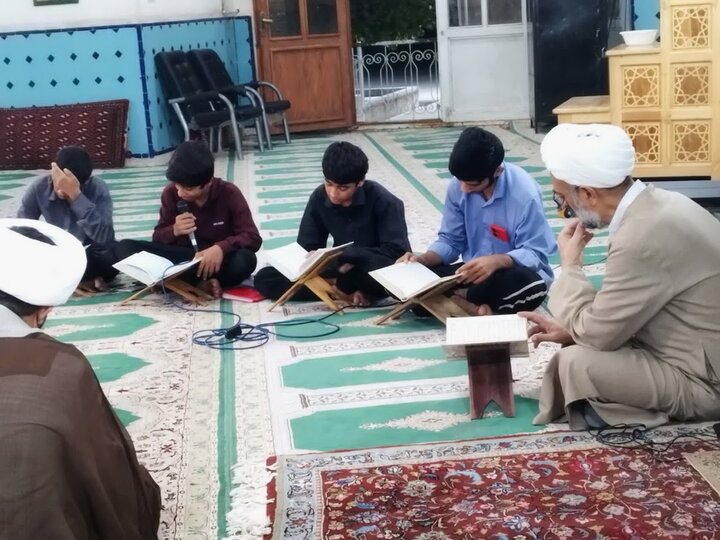 تصاویر/ جلسه قرائت قرآن کریم طلاب مدرسه علمیه آیت‌الله مدنی کاشانی(ره)