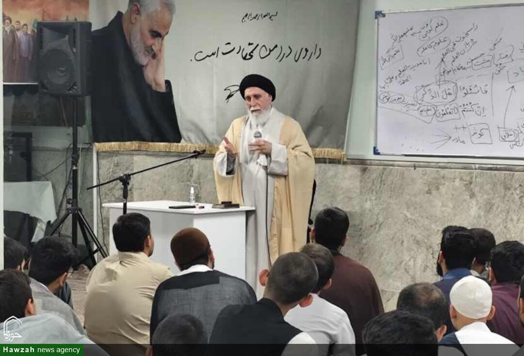 علم بدون معرفت، انسان را به کمال نمی‌رساند