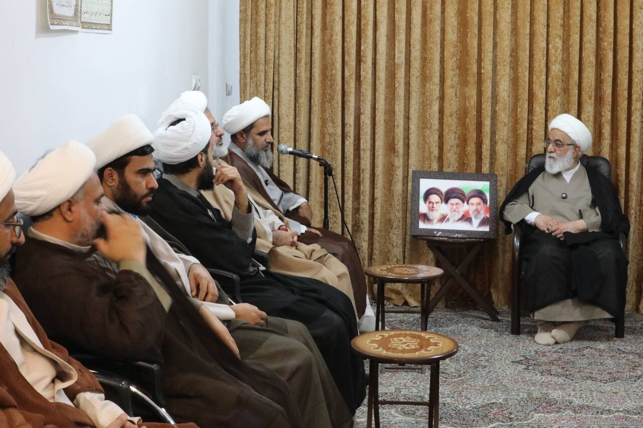 ایستادگی در برابر دشمنان ثمره اخلاص امامین انقلاب است / ملاک «احسن عملا» کیفیت است…
