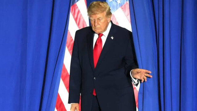 White House on the Brink of Collapse