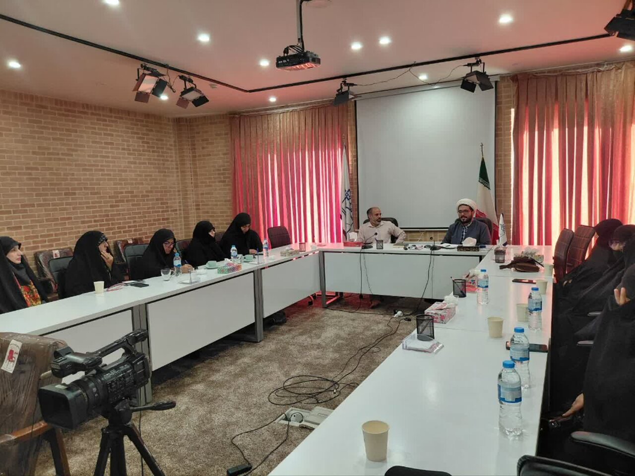 همکاری جامعه‌الزهرا(س) و مرکز اسناد انقلاب اسلامی قم در حوزه تاریخ شفاهی زنان