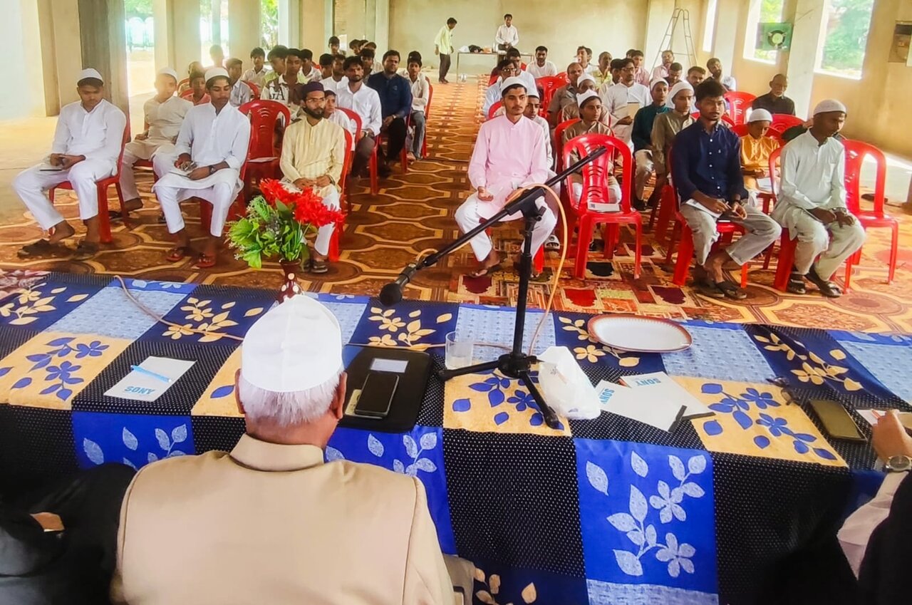 پیغمبر شناسی؛ نسل جدید کے لیے اہم موضوع ہے: مولانا ابن حسن املوی