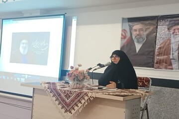 طلاب در عرصه تبیین و حضور اجتماعی پیشگام باشند