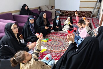مهد آدینه؛ روایت متفاوت خواهران طلبه ملایری برای آموزش مفاهیم دینی به کودکان
