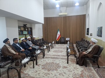 تصاویر/ دیدار  معاون منابع انسانی و پشتیبانی حوزه های علمیه با نماینده ولی فقیه در گیلان