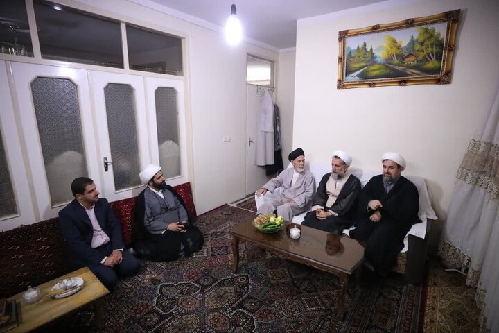 تصاویر / دیدار امام جمعه قزوین با دوتن از معمرین استان قزوین
