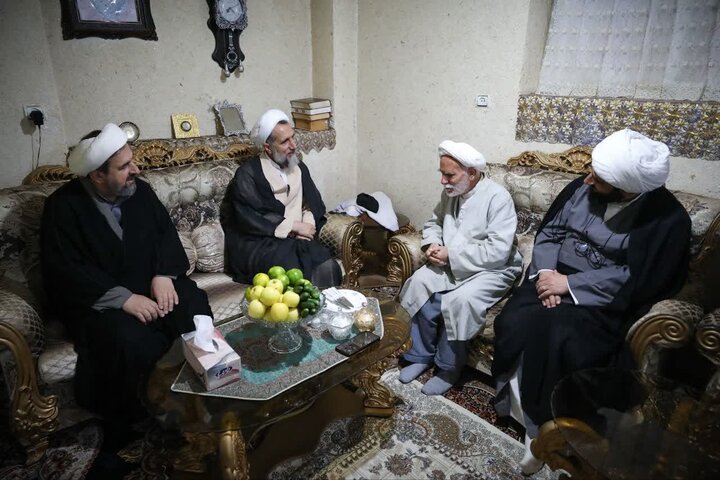 تصاویر / دیدار امام جمعه قزوین با دوتن از معمرین استان قزوین