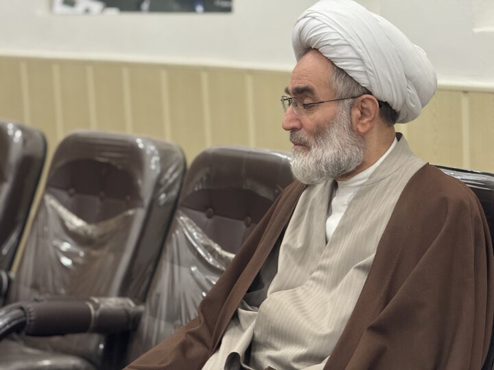تصاویر/ نشست مشترک معاون منابع انسانی و پشتیبانی حوزه های علمیه و نماینده ولی فقیه در گیلان