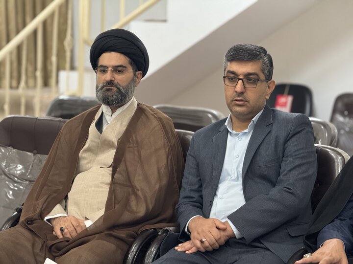 تصاویر/ نشست مشترک معاون منابع انسانی و پشتیبانی حوزه های علمیه و نماینده ولی فقیه در گیلان