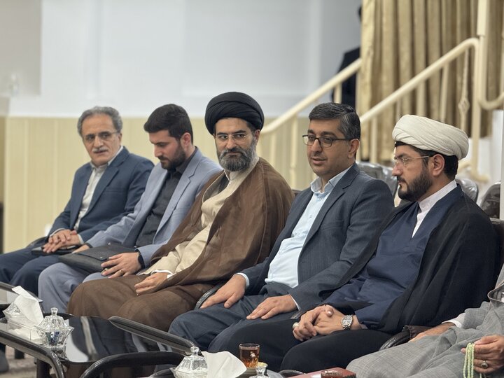 تصاویر/ نشست مشترک معاون منابع انسانی و پشتیبانی حوزه های علمیه و نماینده ولی فقیه در گیلان