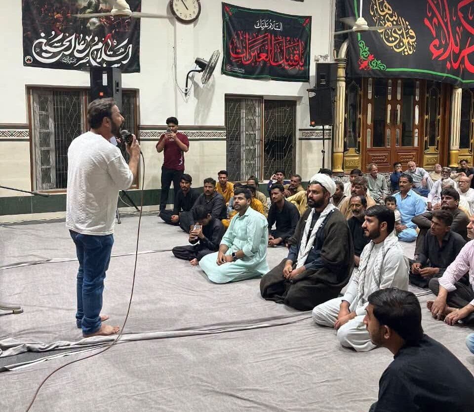 کراچی؛ سید مقاومت کی برسی کی مناسبت سے مجلسِ عزاء اور میناب کے ننھے شہداء کی تعداد میں تصویری نمائش
