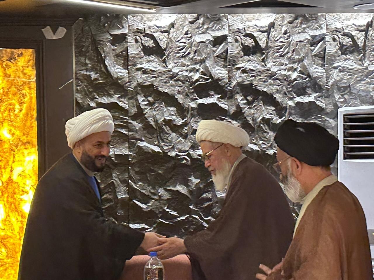 حرمِ امام حسین (ع) کے وفد کے اعزاز میں امام جمعہ سکردو کی جانب سے عشائیہ، بلتستانی نوجوانوں اور زائرین کے مسائل پر اہم گفتگو