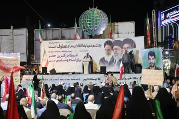 ملت ایران هزینه سنگینی به دشمنان تحمیل خواهد کرد