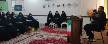 برگزاری نشست تبیینی جنگ شناختی و تجلیل از چهار طلبه خواهر شهید در شاهین‌شهر