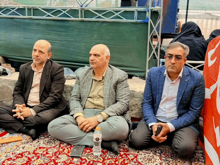تصاویر/ یادواره 37 شهید  منطقه راویز کرمان در حریم حرم آقا سید حسین (ع)