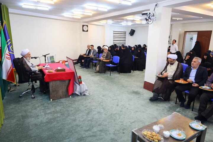 تصاویر/ آئین آغاز سال تحصیلی جدید مدرسه علمیه خواهران الزهرا(س)