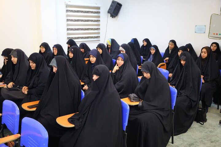 تصاویر/ آئین آغاز سال تحصیلی جدید مدرسه علمیه خواهران الزهرا(س)