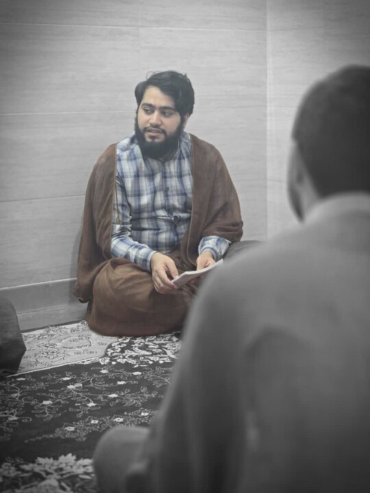 تصاویر/  برگزاری نشست علمی در جمع طلاب مدرسه علمیه روحیه بابل