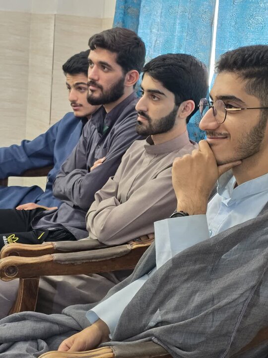 تصاویر/  برگزاری نشست علمی در جمع طلاب مدرسه علمیه روحیه بابل