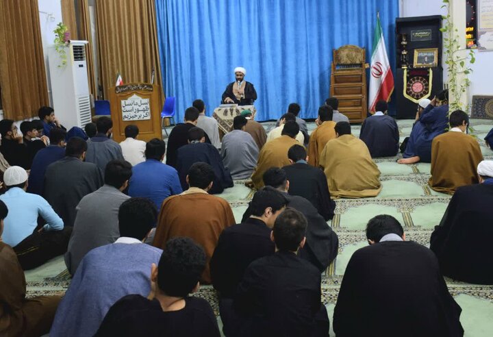 تصاویر/ برگزاری جلسه دیدار مدیریت مدرسه علمیه خاتم الانبیاء (ص) بابل با طلاب