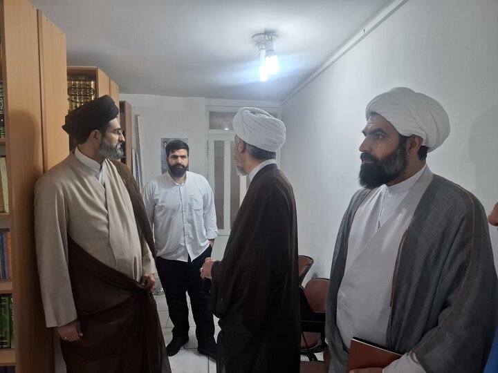 تصاویر/ بازدید معاون منابع انسانی و پشتیبانی حوزه های علمیه از مدرسه علمیه نائب الصدر رشت