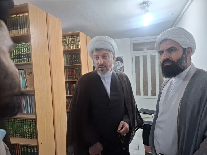 تصاویر/ بازدید معاون منابع انسانی و پشتیبانی حوزه های علمیه از مدرسه علمیه نائب الصدر رشت