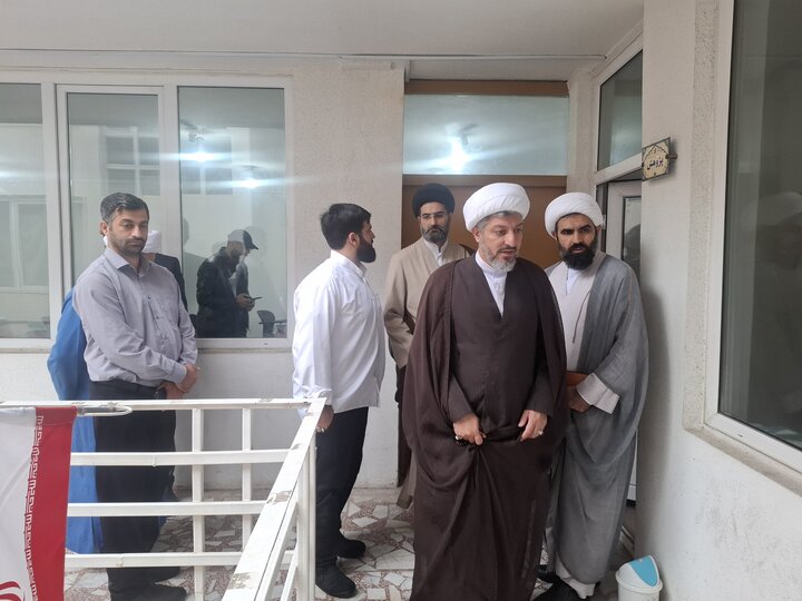 تصاویر/ بازدید معاون منابع انسانی و پشتیبانی حوزه های علمیه از مدرسه علمیه نائب الصدر رشت