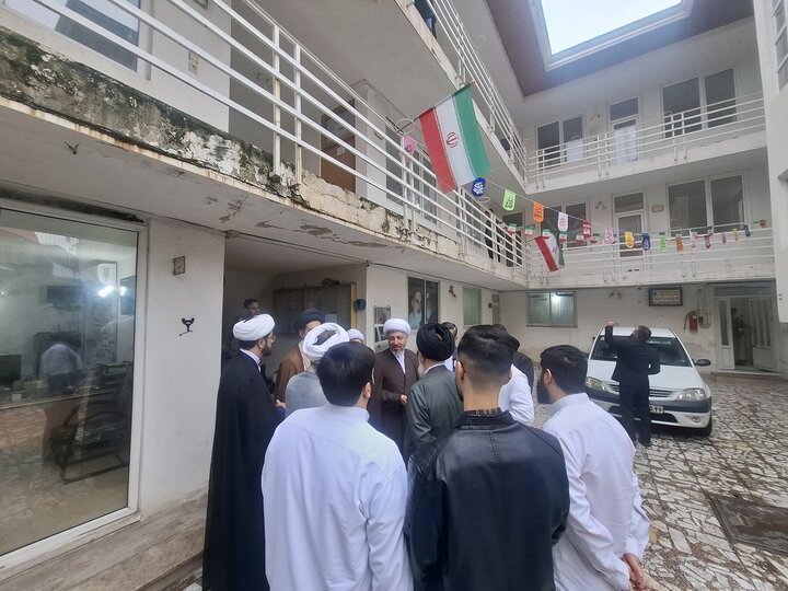 تصاویر/ بازدید معاون منابع انسانی و پشتیبانی حوزه های علمیه از مدرسه علمیه نائب الصدر رشت