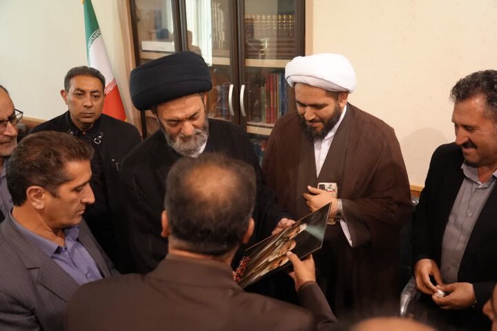 تصاویر/ دیدار مدیر کل و کارکنان اداره کل میراث فرهنگی استان با امام جمعه اردبیل