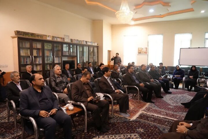 تصاویر/ دیدار مدیر کل و کارکنان اداره کل میراث فرهنگی استان با امام جمعه اردبیل