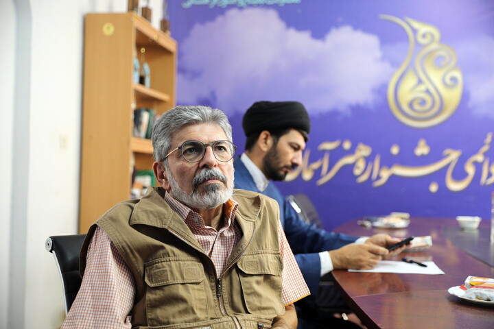 تصاویر/ داوری نهایی دومین و سومین پویش عکس «طریق العلماء» با حضور جمعی از اساتید و چهره‌های برجسته عرصه عکاسی در دبیرخانه دائمی جشنواره هنر آسمانی حوزه علمیه