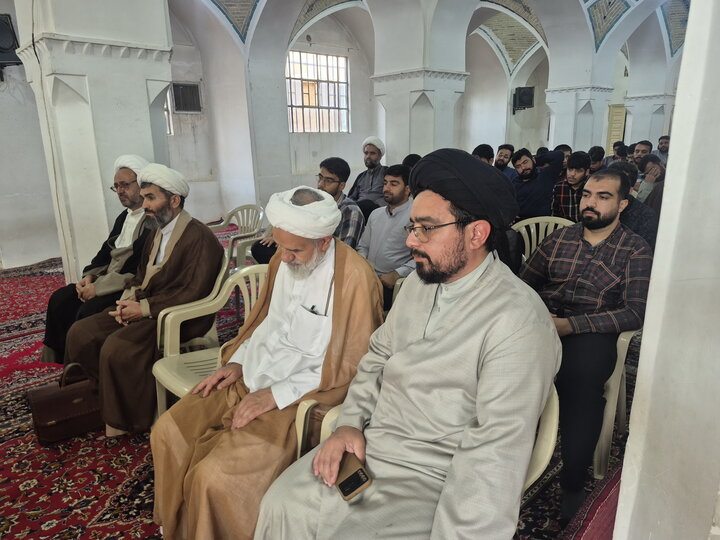 تصاویر/ درس اخلاق مدارس علمیه آیت‌الله مدنی و آقابزرگ کاشان