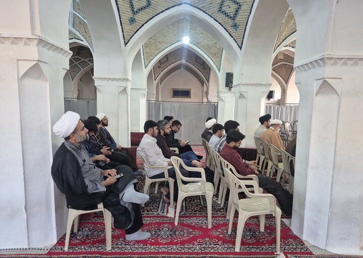 تصاویر/ درس اخلاق مدارس علمیه آیت‌الله مدنی و آقابزرگ کاشان