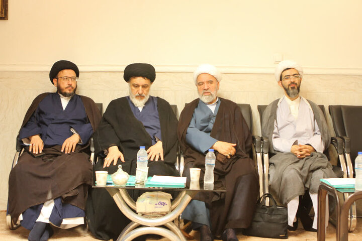 گزارش تصویری + جلسه مجمع عمومی مجمع نمایندگان طلاب وفضلای حوزه های علمیه با حضور  آیت الله حسینی بوشهری برگزار شد.